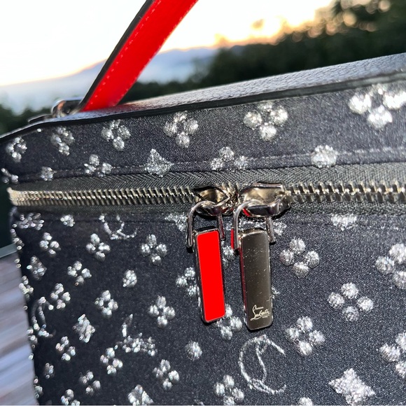 Louboutin: Loubinthesky Kypipouch Calfskin Messenger Tote Crossbody Bag - Picture 7 of 17